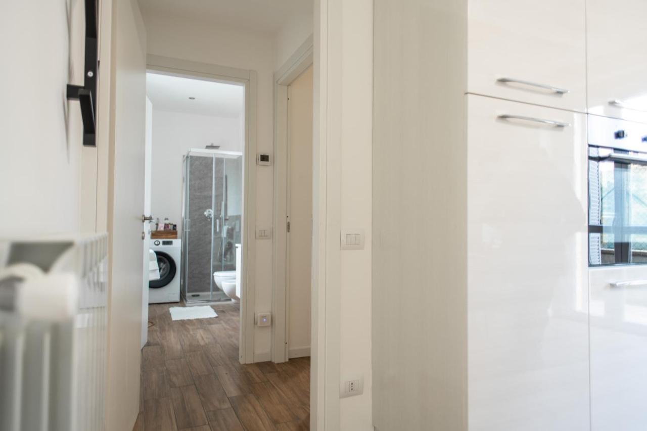 Lora Apartment,Free Private Parking, Self Check In,1 โกโม ภายนอก รูปภาพ